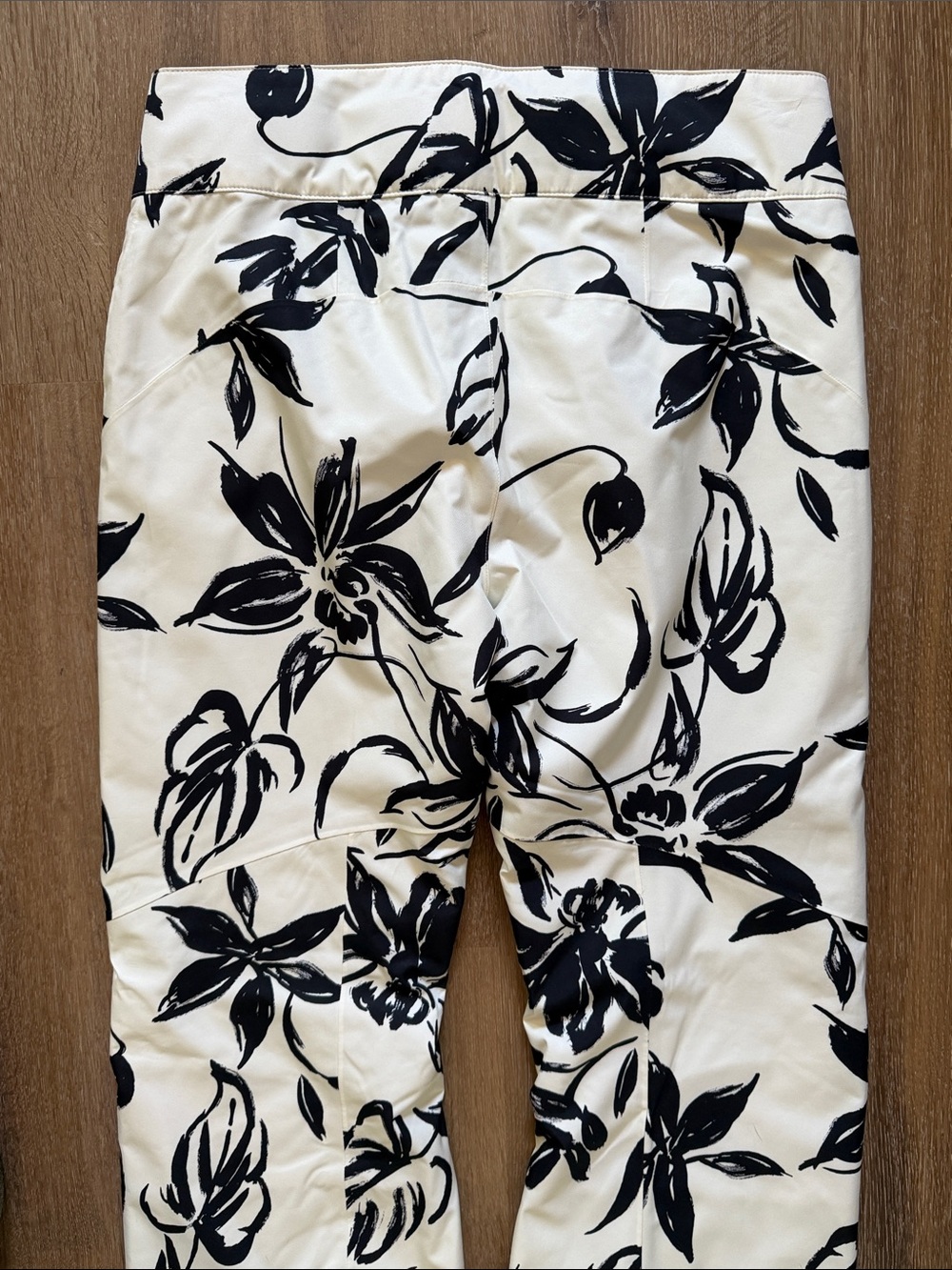 Obermeyer White Ski Pants with Black Floral Print | Size 8 - Picture 11 of 14